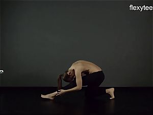 FlexyTeens - Zina flashes nimble naked bod
